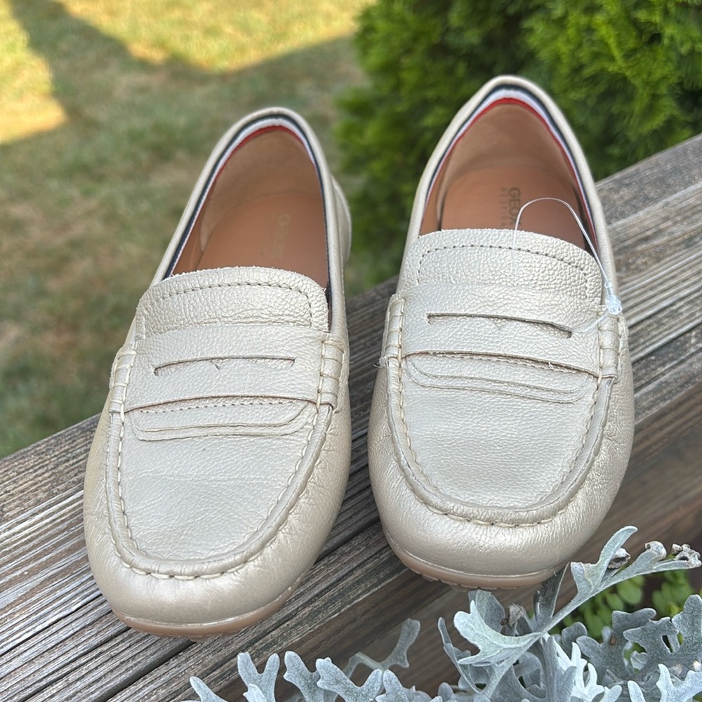 Geox  leather Loafers  Light gold Size 37‎